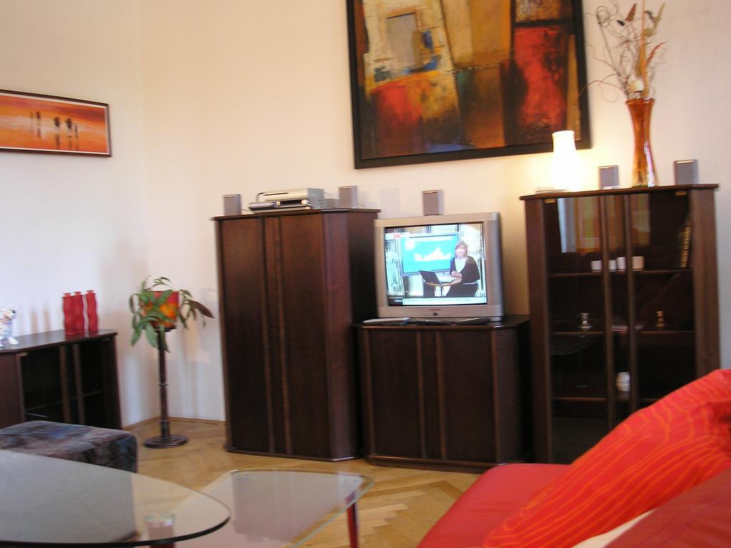 Apartment Riverside - River View Bratislava Phòng bức ảnh